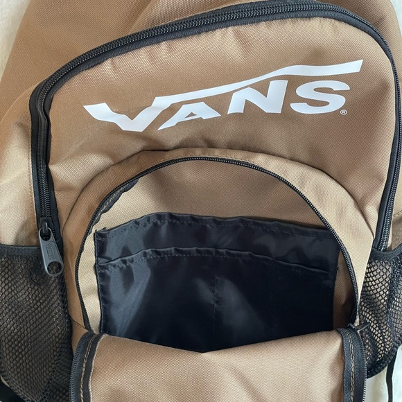 New w/tag VANS ALUMNI PACK 5-K BACKPACK w/padded adjustable straps Otter/white - Picture 4 of 6